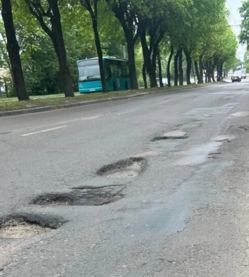 На вул. Сяйво у Львові розпочинають ремонтувати дорожнє покриття