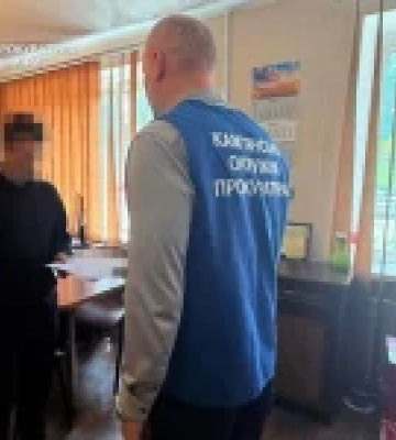 Намагався зґвалтувати падчерку: на Дніпропетровщині затримали чоловіка