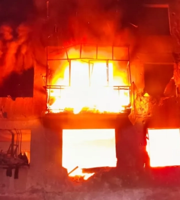 На Донеччині росіяни вдарили по Дружківці: поранена людина, пожежі у будинках. ФОТО