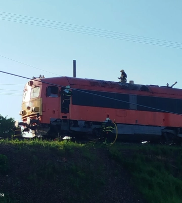 На Ужгородщині ліквідували пожежу в локомотиві пасажирського потяга