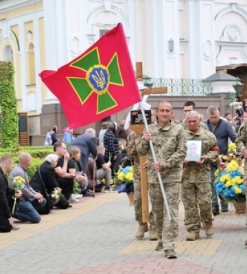 У Луцьку попрощалися із загиблими захисниками Олександром Махновцем та Валерієм Максимчуком 