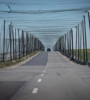 Понад 200 км доріг на Херсонщині отримали антидроновий захист