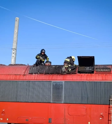 На Ужгородщині ліквідували пожежу в локомотиві пасажирського потяга