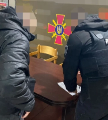Офіцера ТЦК у Кропивницькому судитимуть за продаж "броні" за $20 тисяч, - ДБР