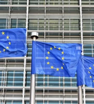 ЄС хоче зробити податок на посилки умовою отримання Україною частини кредиту на 90 млрд євро