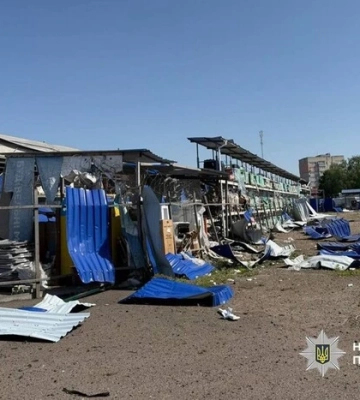 Окупанти вдарили балістикою по центру Прилук: є загиблі та багато поранених