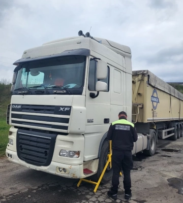 На дорозі місцевого значення на Львівщині зафіксували рекордне перевищення вагових норм вантажного транспорту