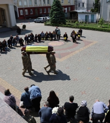 У Луцьку провели в останню дорогу Героя Дмитра Гордійчука 