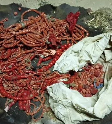 В Унівській лаврі під підлогою виявили сховані десятки років тому реліквії