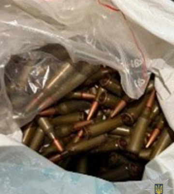 У Кременці в руках чоловіка здетонував запал до гранати: у нього виявили сотні набоїв