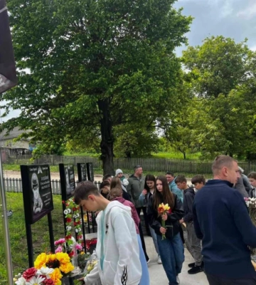 У Чепоносах відкрили меморіальну таблицю загиблому воїну Анатолію Бахтіну