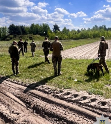 На Рівненщині вже два тижні розшукують 15-річного хлопця