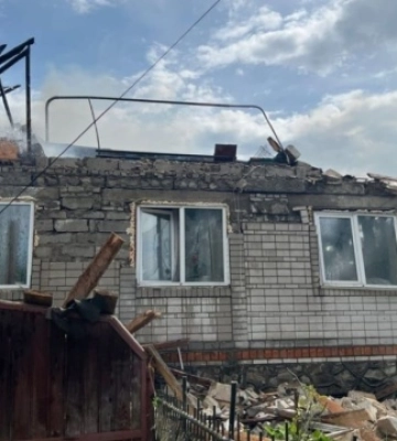 Дрон РФ зруйнував двоповерховий будинок на Сумщині