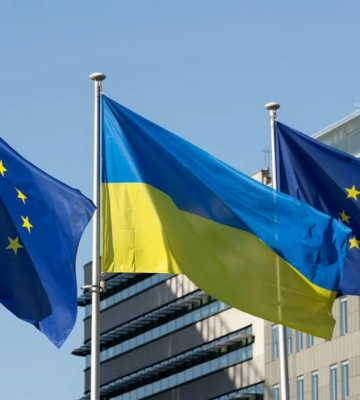 Умови допомоги ЄС, Британія послабила санкції, покарання для патріарха Кирила: новини дня