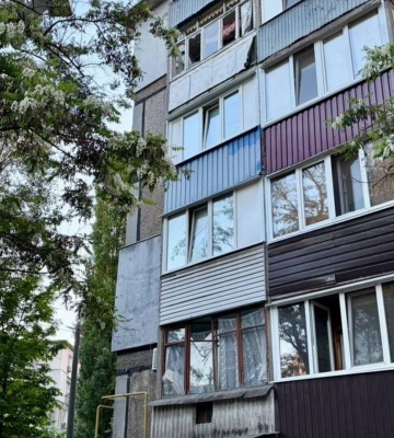 Ворог знову атакував Дніпро, постраждала жінка