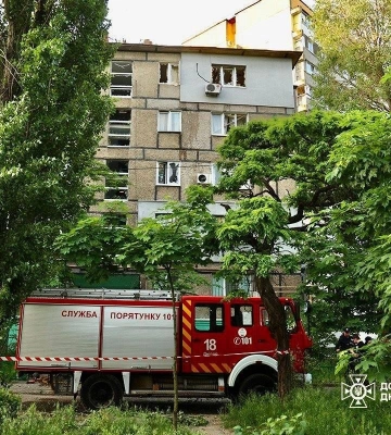 Проломило дах: "шахед" зруйнував квартиру у Дніпрі