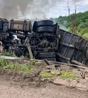 Росіяни атакували дроном вантажівку на Харківщині, загинув водій