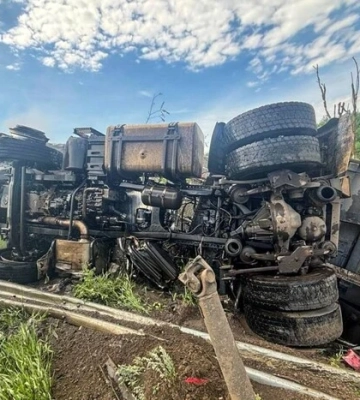 Харківщина: росіяни вдарили по вантажівці дроном, загинув водій