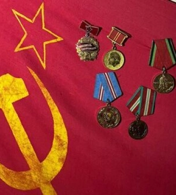 Експравоохоронець з Рівненщини продавав символіку РФ та шеврони "ЧВК Вагнер"