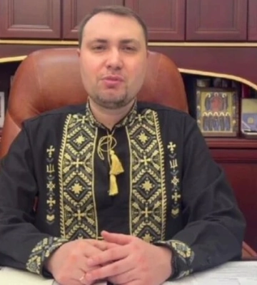 Кличко вдягнув вишиванку та пішов у люди 