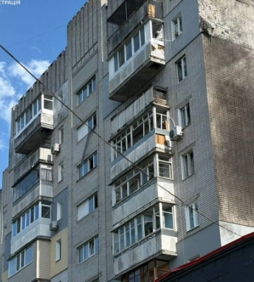 Ворог вдарив по Дніпру, пошкоджені будинки