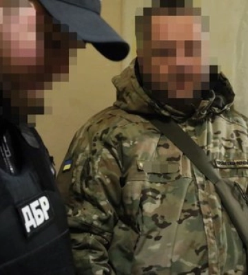 Привласнив 9,7 млн грн і програв їх у казино: ексфінансиста бригади ЗСУ засудили до 8 років тюрми