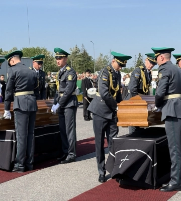 На Закарпатті зустріли останки голови ОУН Андрія Мельника
