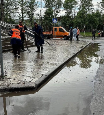 У Миколаєві за годину випало майже 60% місячної норми опадів: в місті ліквідують наслідки зливи