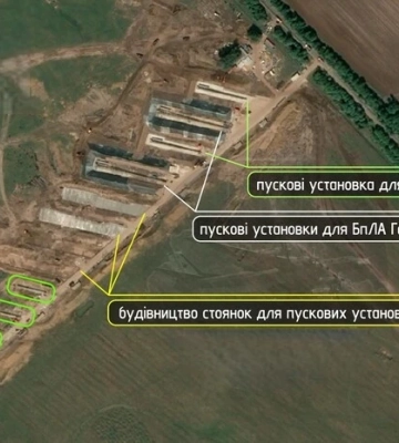 Супутники зафіксували нове розширення бази запуску реактивних дронів РФ