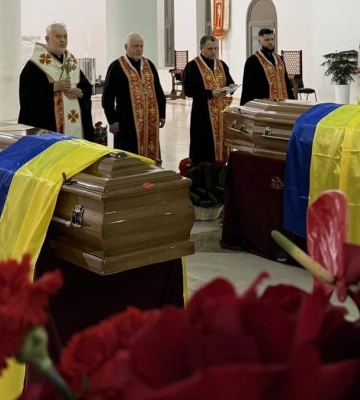 Гробы главы ОУН Мельника и его супруги выставлены для публичного почтения в Патриаршем соборе УГКЦ в Киеве