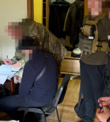 На Одещині затримали військового, який за 5 тис. доларів обіцяв зняття з розшуку та бронювання