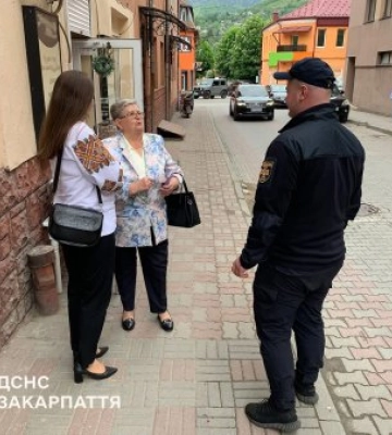 Один день — десятки врятованих життів: рятувальники Закарпаття вийшли у профілактичні рейди