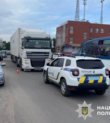 Смертельна ДТП у Василькові: під колесами вантажівки DAF загинула літня жінка