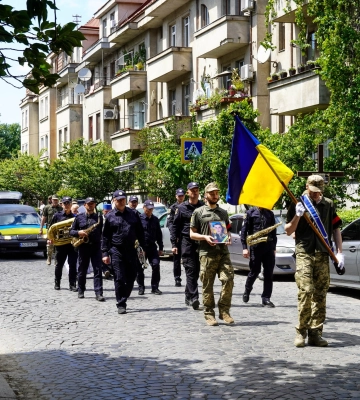 Із полеглим 35-річним солдатом Михайлом Тіщенком попрощалися в Ужгороді