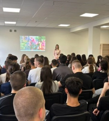 «Легкі гроші» з пасткою: на Закарпатті підлітків попереджають про нову хвилю злочинів у соцмережах