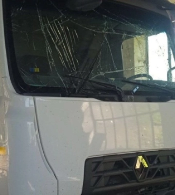 У Марганці ворожий дрон влучив біля транспорту одного з підприємств - 13 поранених