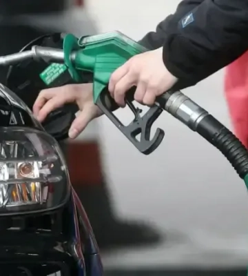 «Логістичні складнощі»: у Криму запровадили обмеження на продаж пального