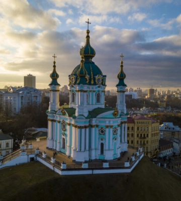 Церковне свято лише для українців: кого вшановують у неділю і що суворо заборонено