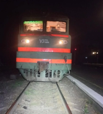 Во Львове пассажирский поезд насмерть сбил 20-летнего мужчину — полиция