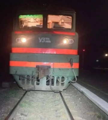 У Львові пасажирський потяг на смерть збив 20-річного юнака