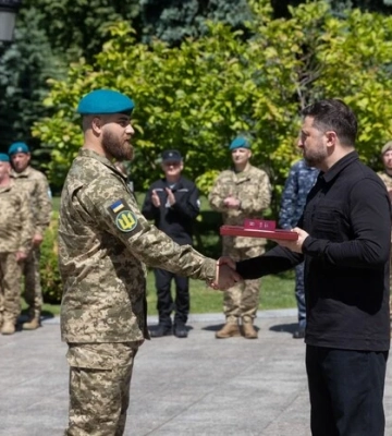 Президент відзначив морських піхотинців державними нагородами