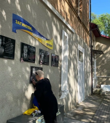 На Одещині увічнили пам’ять загиблого захисника України Євгена Манолова