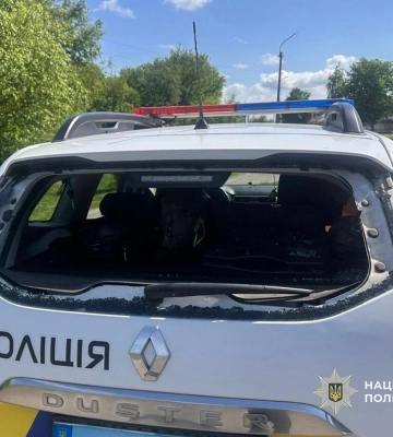 У Новгороді-Сіверському дрон атакував авто патрульних, поранено правоохоронців