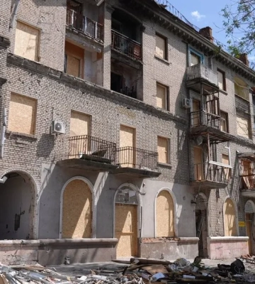 У Дніпрі ветеран врятував двох жінок із заблокованої квартири після прильоту