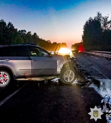 На Рівненщині легковик врізався у вантажівку: у ДТП загинули двоє людей. ФОТО
