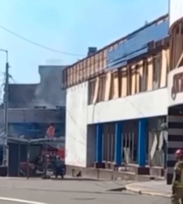 Пошкодження у всіх районах, кількість постраждалих зростає: наслідки удару РФ по Києву показали журналісти FREEДОМ (ВІДЕО)
