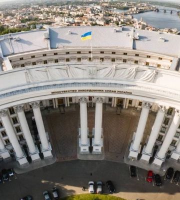 Атака РФ на Київ: будівля МЗС зазнала пошкоджень. ФОТОрепортаж