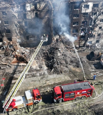 Під завалами в Шевченківському та Дарницькому районах Києва можуть бути люди – ДСНС