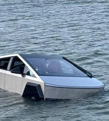 Владелец Tesla Cybertruck утопил пикап в озере и попал под арест