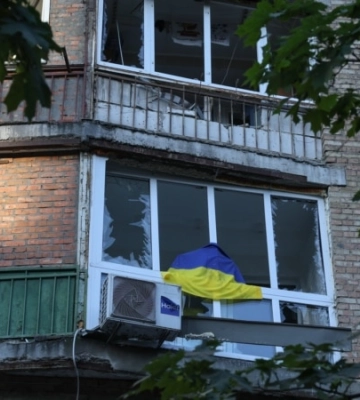 Поліція: у Києві затримали чоловіка, який після атаки РФ обкрадав пошкоджені квартири на Подолі